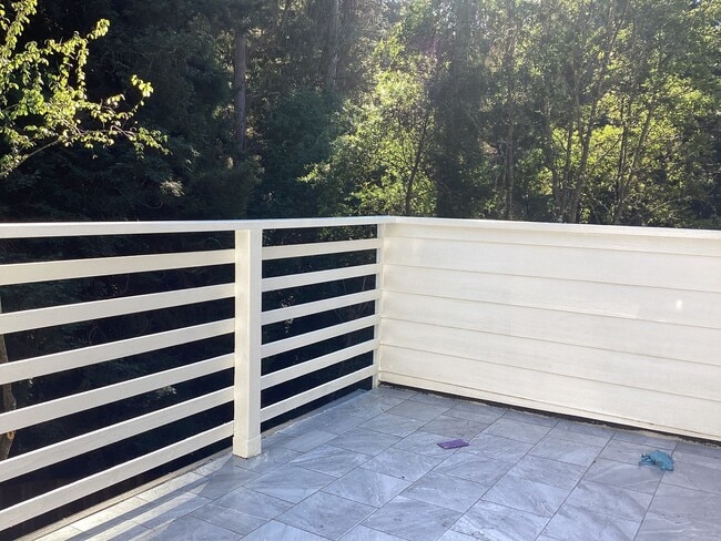 Building Photo - Desirable Soquel Location