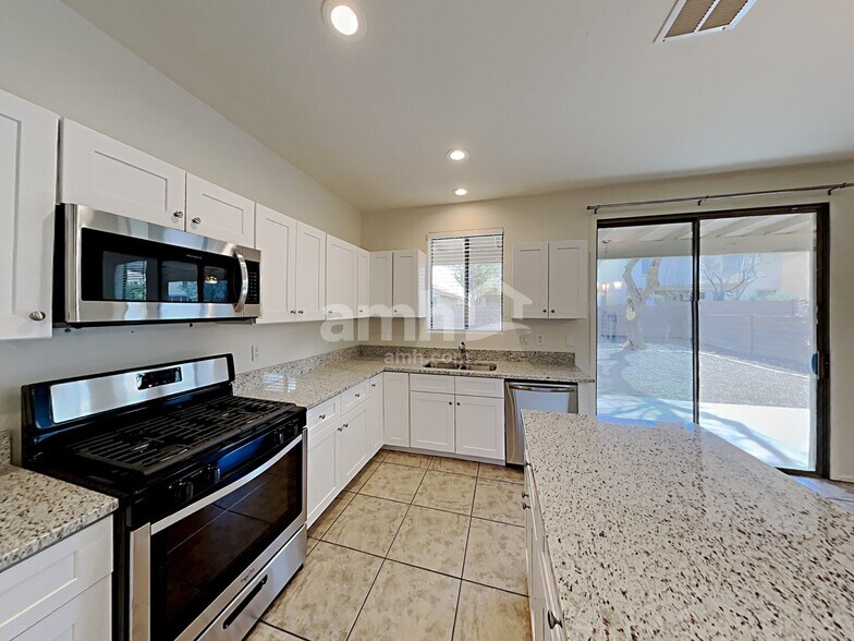 Building Photo - 65 W Camino Rio Cebolla