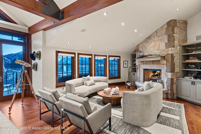 Building Photo - 294 Draw Dr