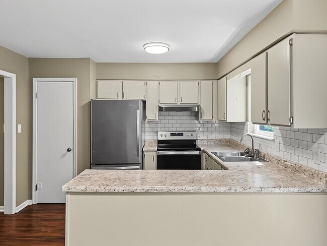 Building Photo - 618 Branniff Dr