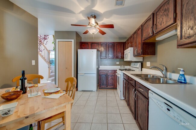 Building Photo - 224 Chesterfield Ct