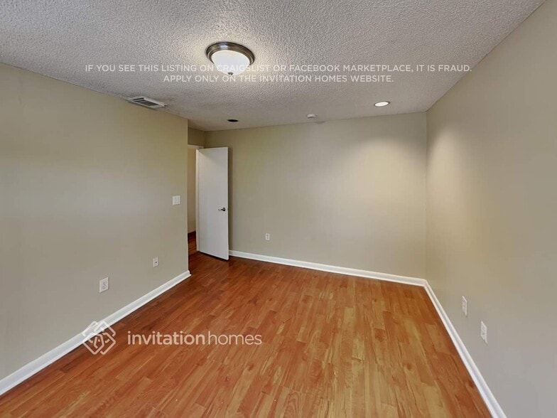 Building Photo - 8216 NW 192nd Terrace