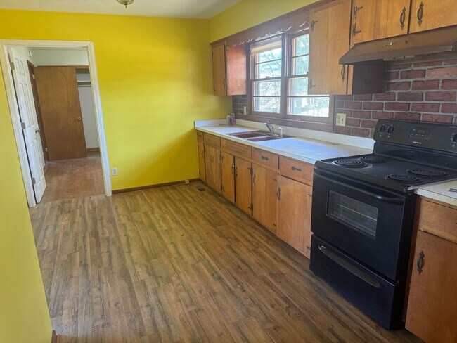 Building Photo - 3 Bedroom 1 Bathroom Home located in Greene County, TN