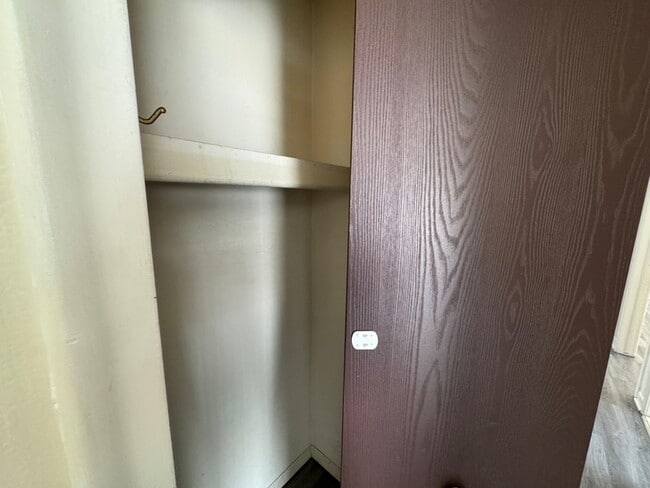 Building Photo - 16024 Wellington Ave