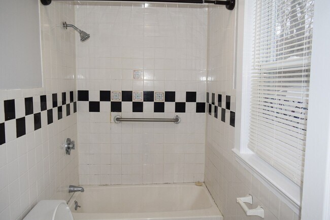 Building Photo - 12 Arthur Ave