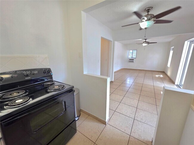 Building Photo - 7501 Byron Ave