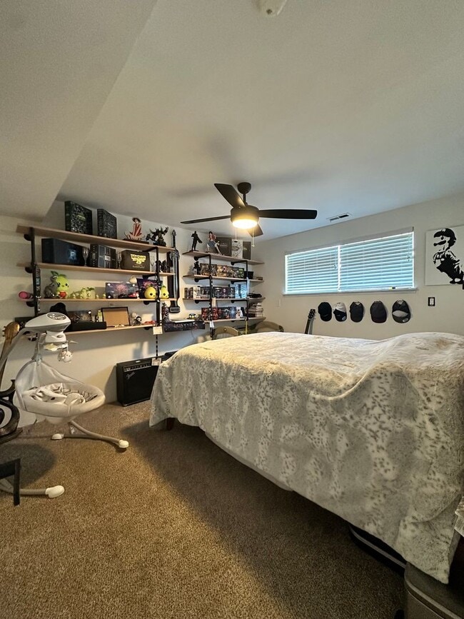 Building Photo - Gorgeous single- family home with Detached...