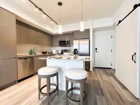 Building Photo - 670 NE 1st Pl