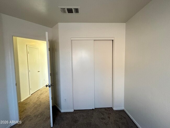 Building Photo - 3809 W Oregon Ave