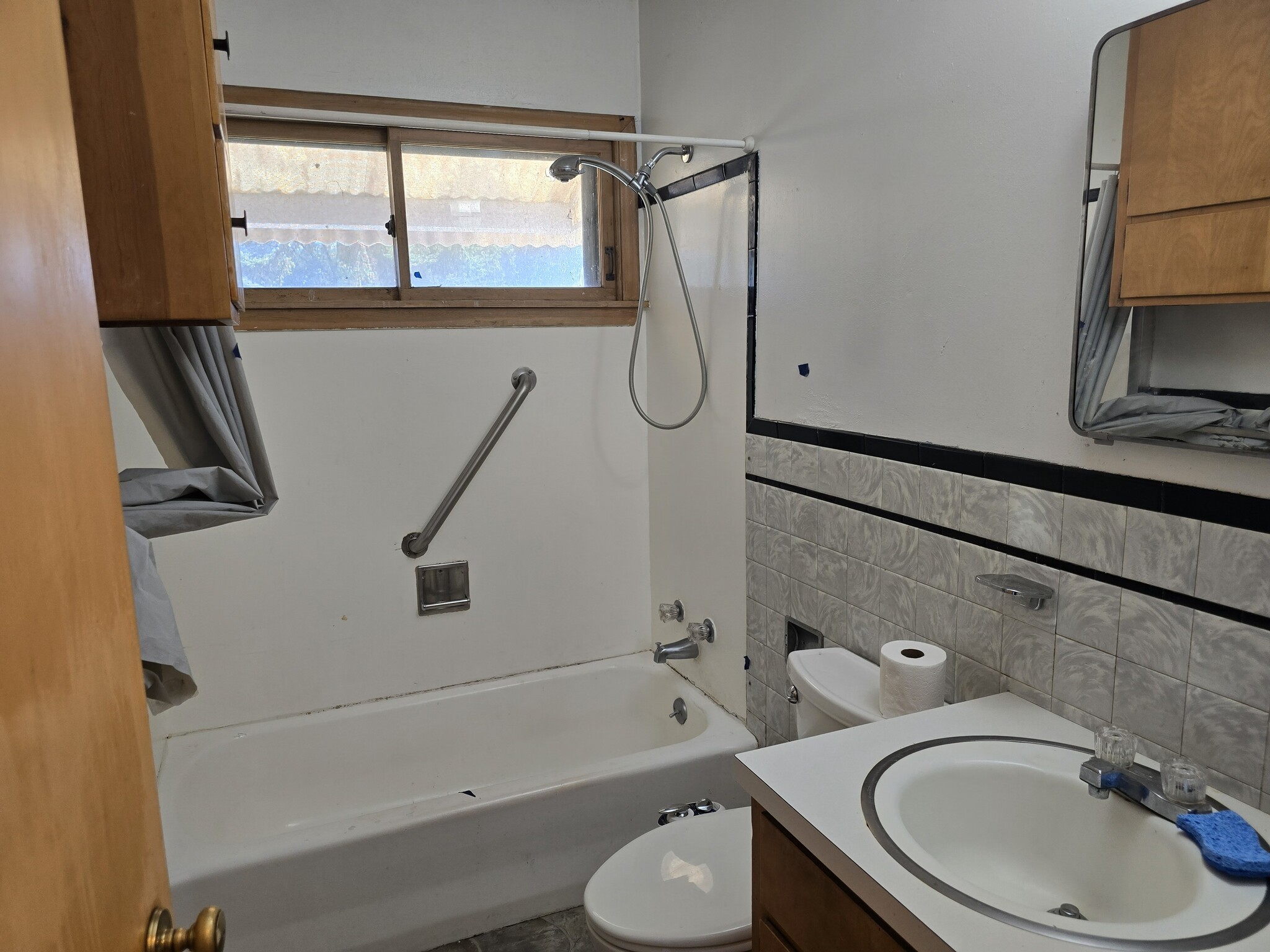 Bathroom - 1473 Cope Ave E