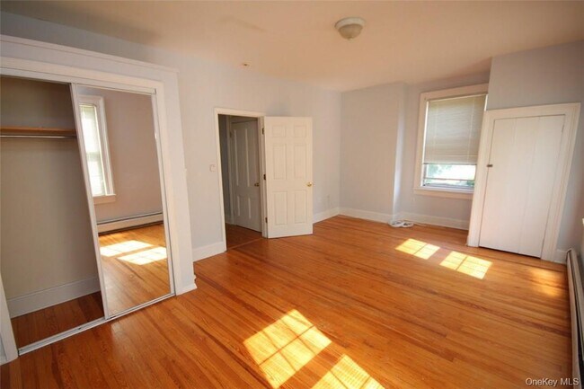 Building Photo - 11 N Liberty Dr