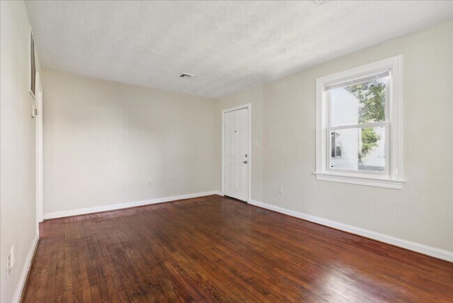 Building Photo - Downtown Newport News