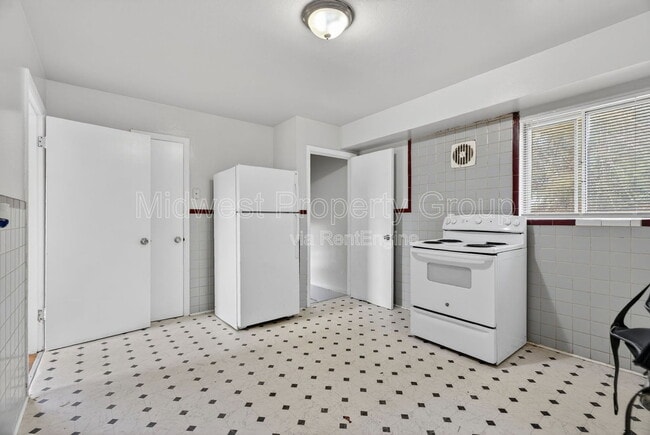 Building Photo - 5900 Sheriton Dr