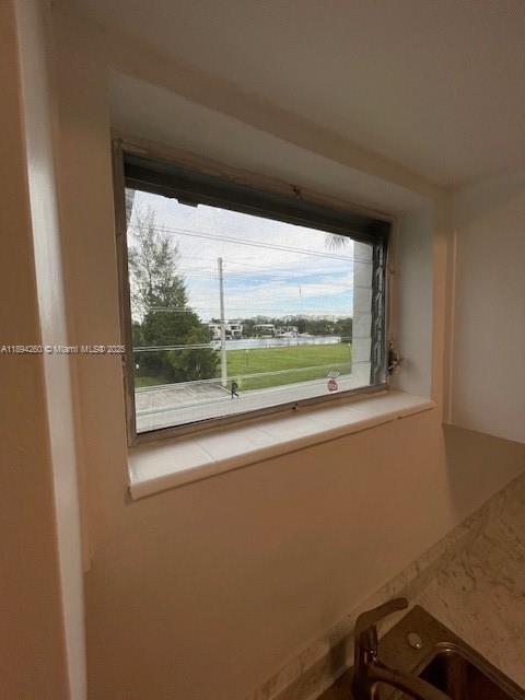 Building Photo - 9300 E Bay Harbor Dr
