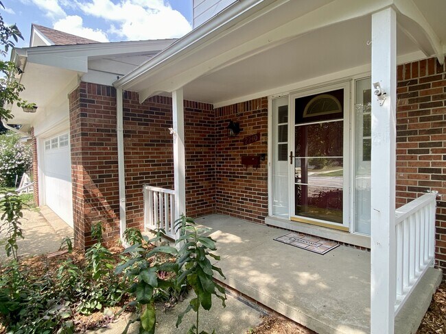 Building Photo - 2240 Delaware Dr