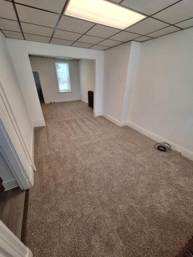 Building Photo - Two Bedroom House, Downtown Area