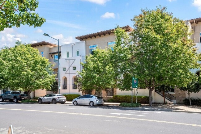 Building Photo - 5279 Iron Horse Pkwy