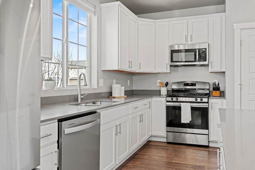 Building Photo - 2737 N 3760 W