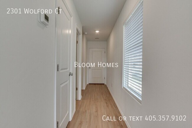 Building Photo - 2301 Wolford Ct