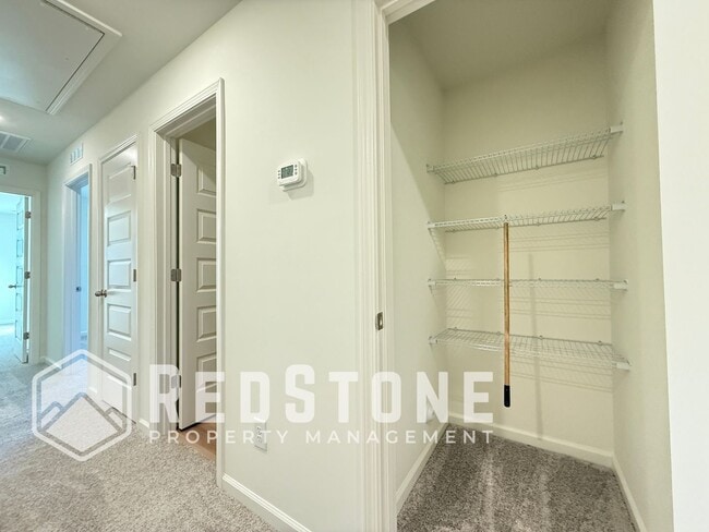 Building Photo - 194 Parker Ln