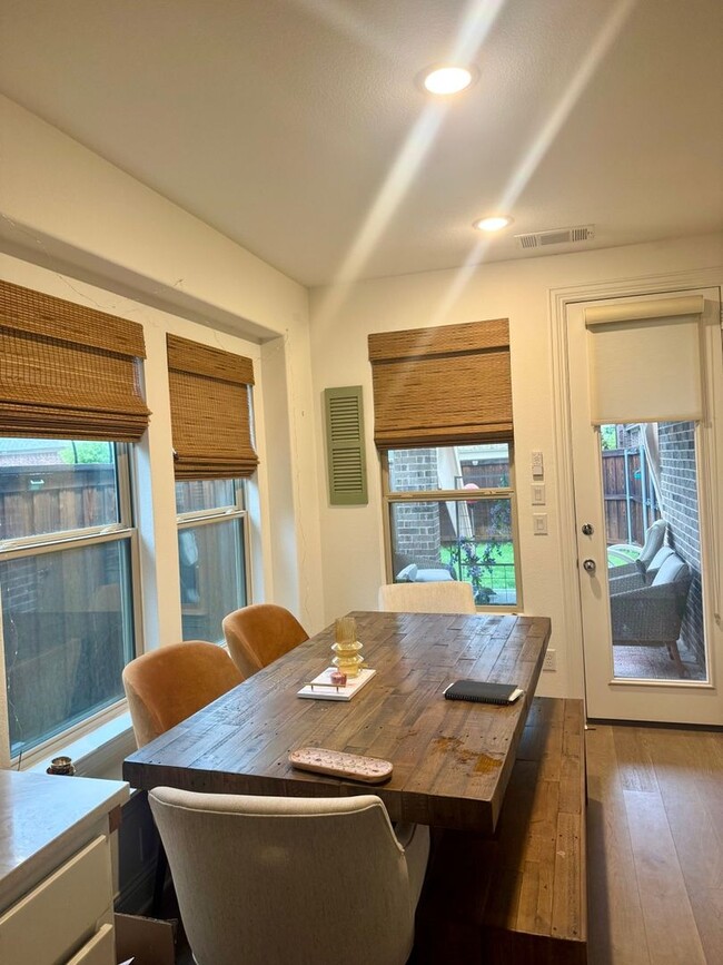 Building Photo - Beautiful 4BR/3BA Highland Home for Rent i...