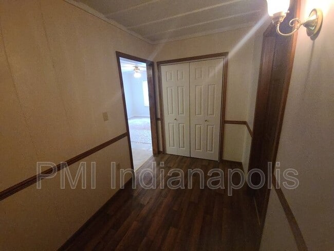 Building Photo - 629 N Willow St