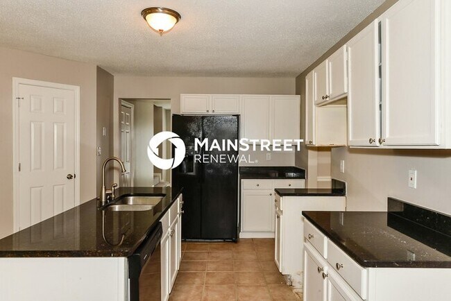 Building Photo - 4 Bedroom Pet-Friendly Home in Decatur, GA with Main Street Renewal