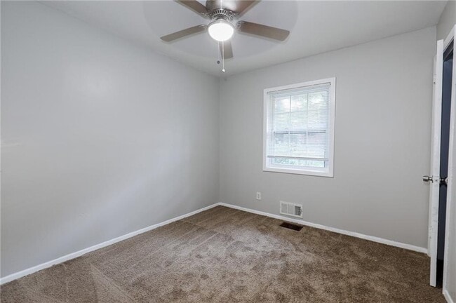 Building Photo - 3539 Tulip Dr