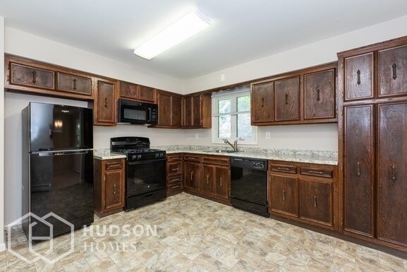 Building Photo - NOW AVAILABLE!  - 85 ROCK RD Unit 2, Hawth...