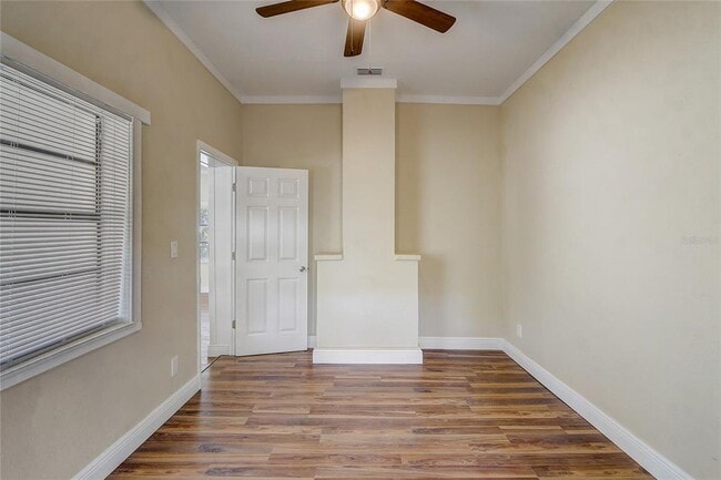Building Photo - 246 N Oak Ave