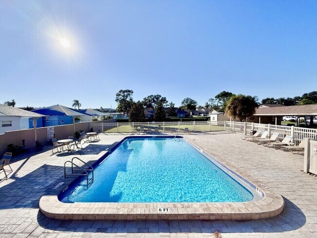 Building Photo - 2131 Ridge Rd