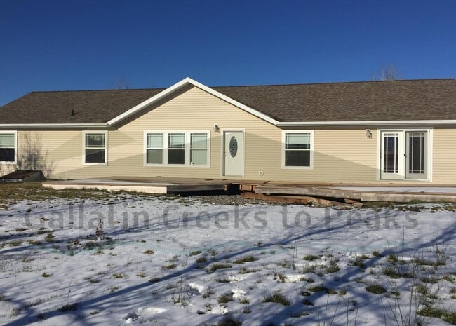 Building Photo - 4 Bedroom 2 Bathroom Rabel Lane Home