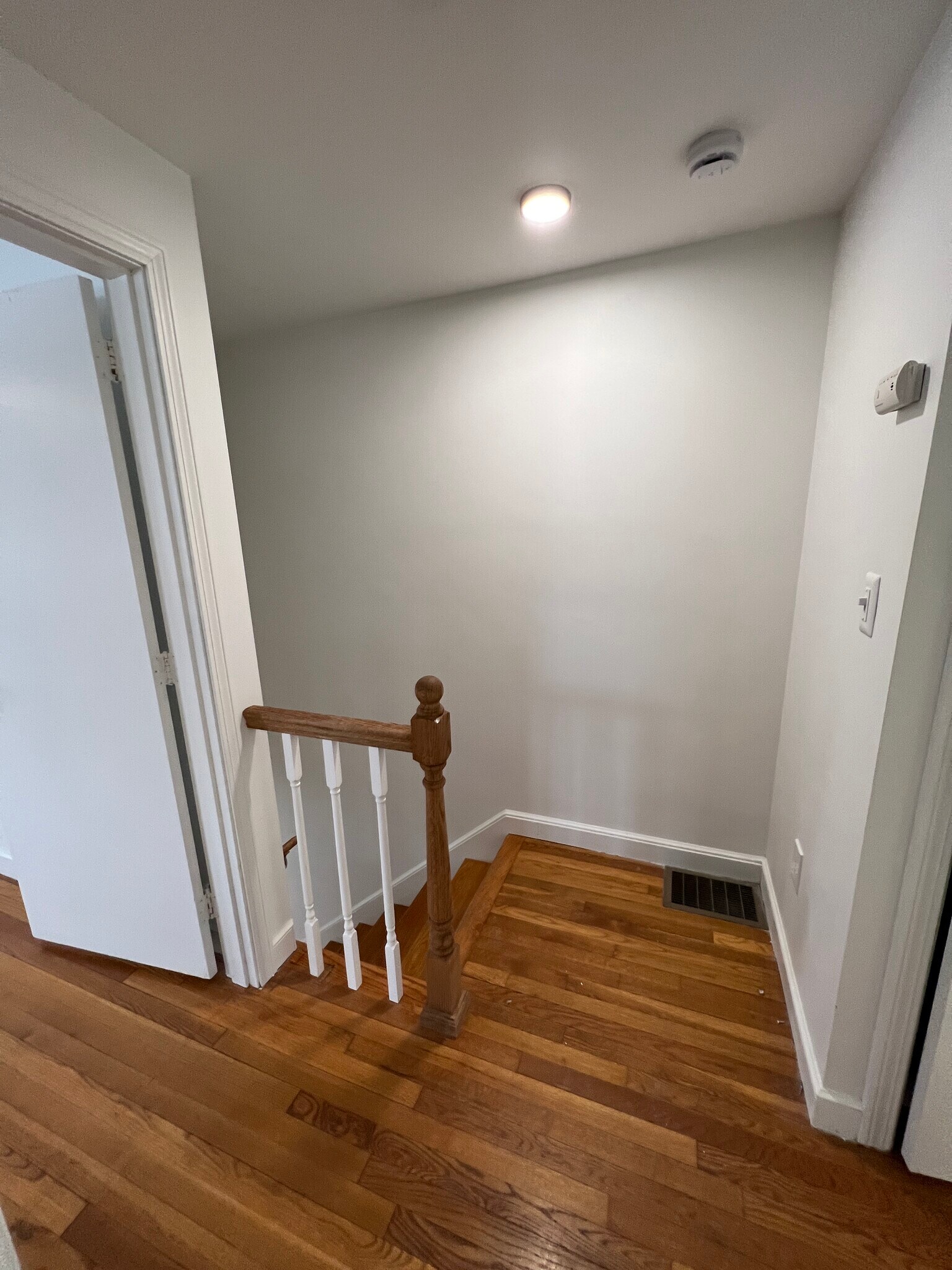 Building Photo - 36 Hill Rd