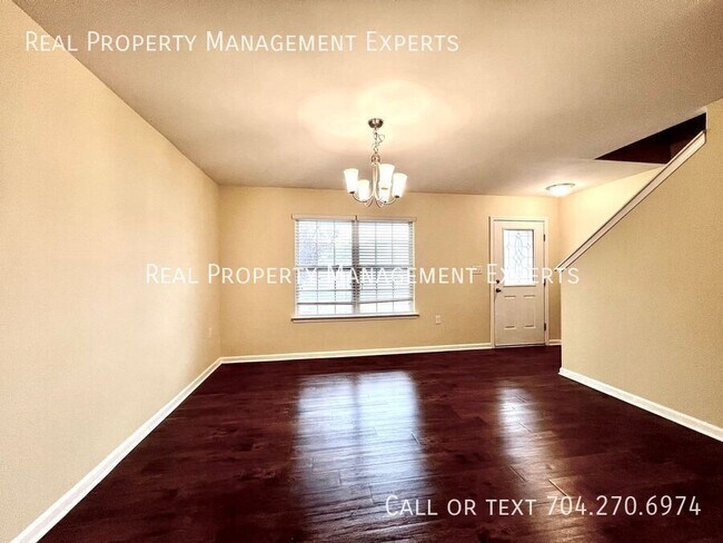 Building Photo - 1243 Farm Branch Dr SW