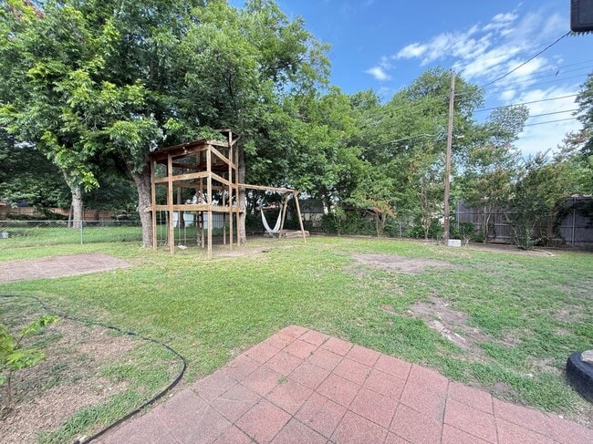 Building Photo - 2621 Trinity St