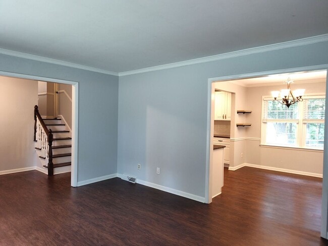Building Photo - Charming split level home located in the Mcclintock Woods Community in Charlotte!