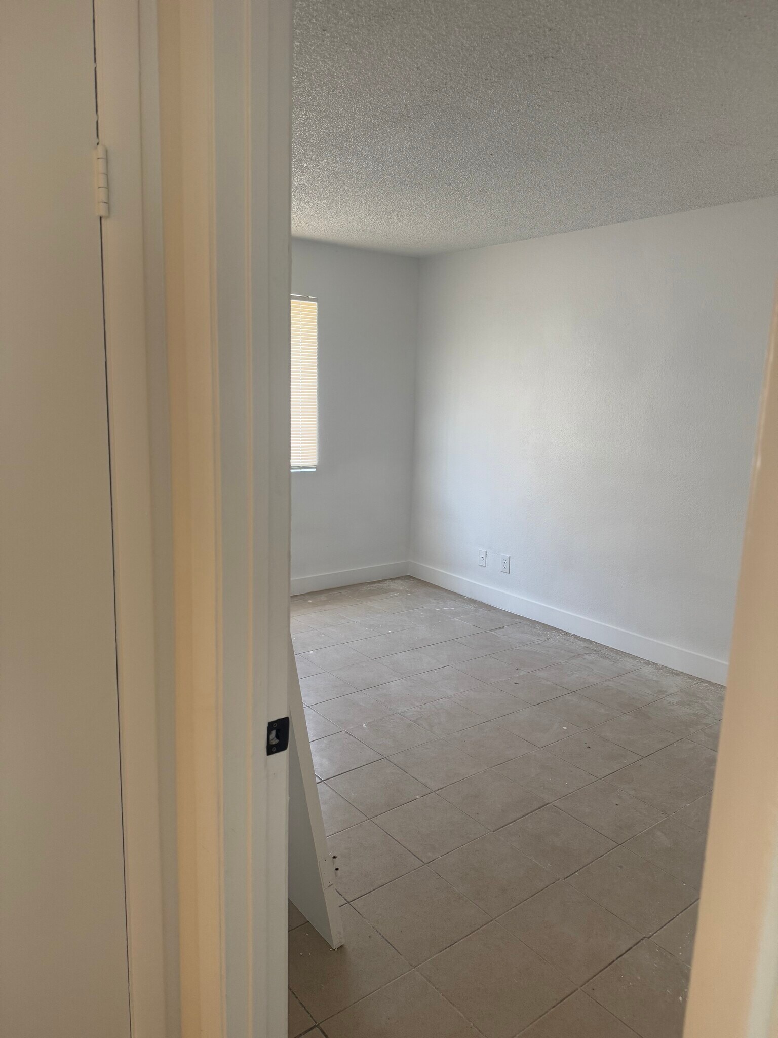 Building Photo - 909 Staffordshire Cir