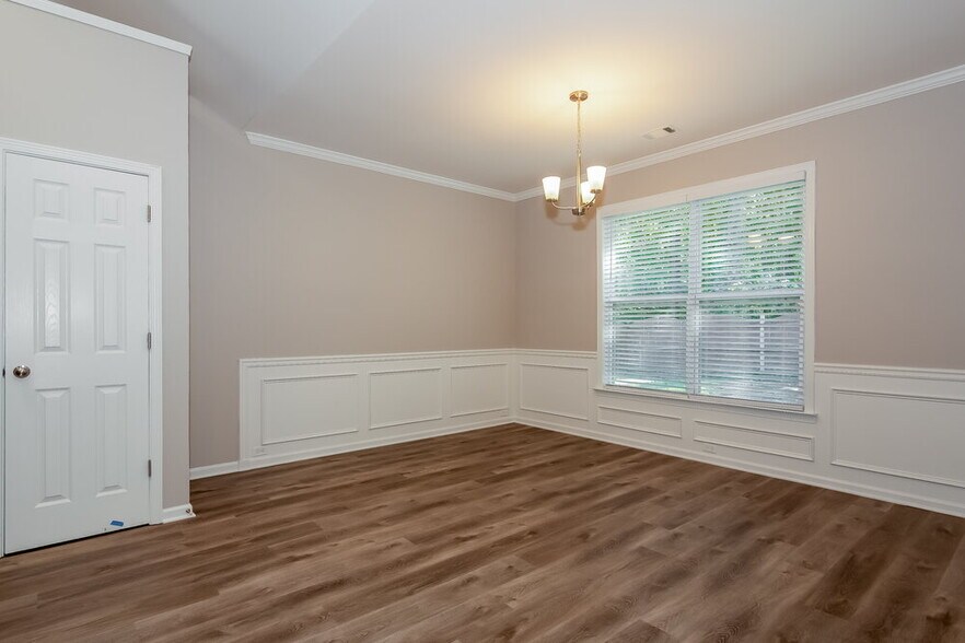 Building Photo - 47 Carlisle St