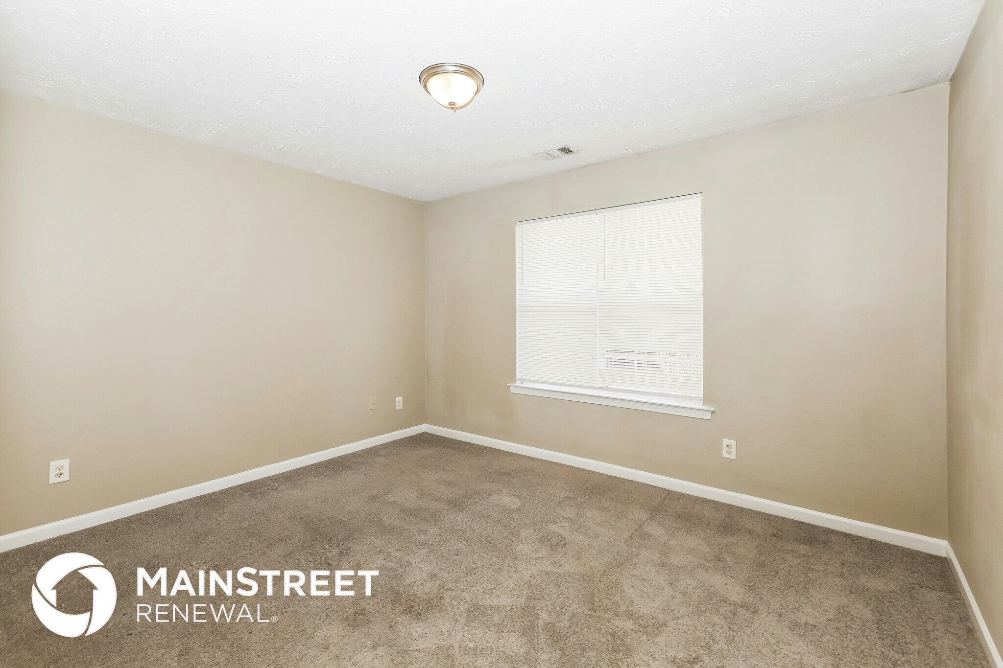 Building Photo - 10576 Day Lily Dr