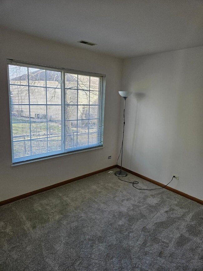 Building Photo - 10 Ronan Ct