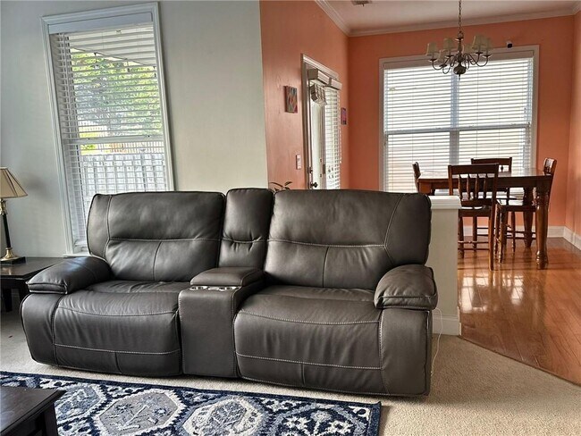 Building Photo - 5860 White Creek Run