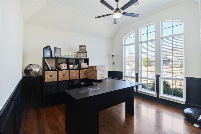 Building Photo - 4 NE Dawn Hills Dr