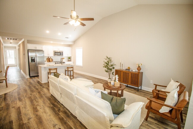 Building Photo - 116 Woodsedge Dr