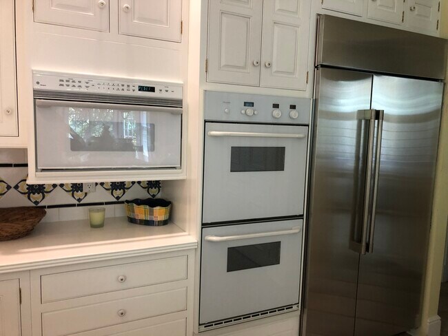 Kitchen - 1 Hurlingham Club Rd