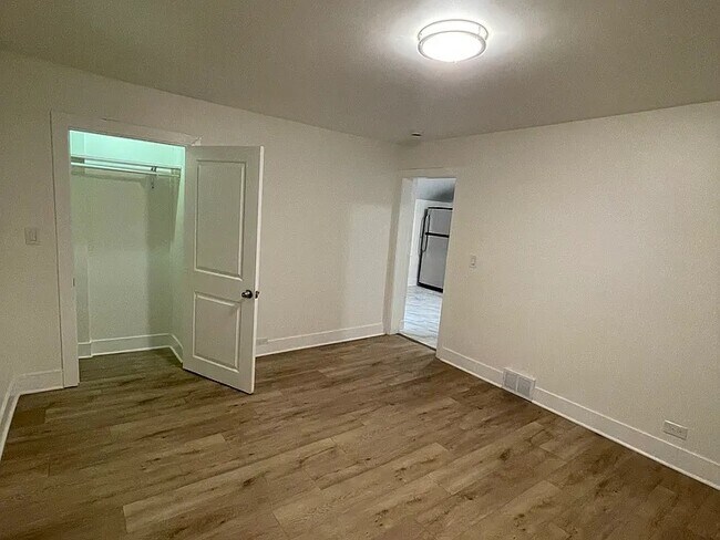 Building Photo - 269 E Woodland Rd