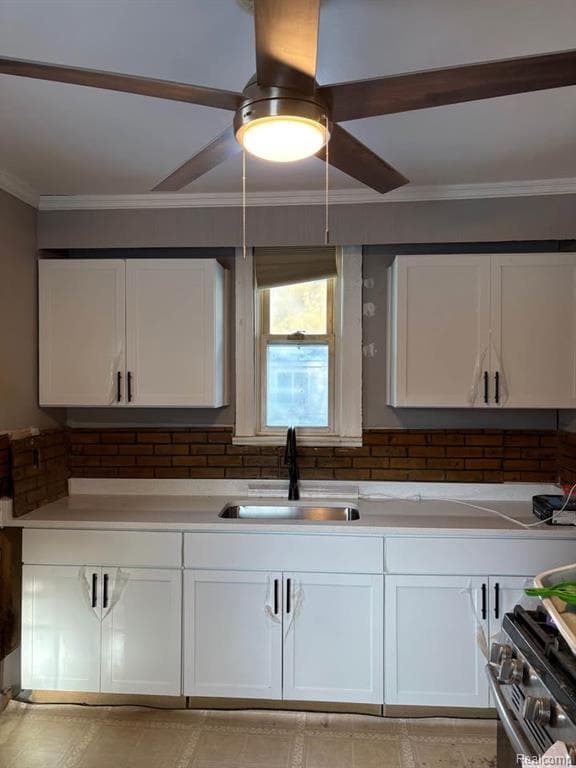 Building Photo - 3363 Parkwood Dr