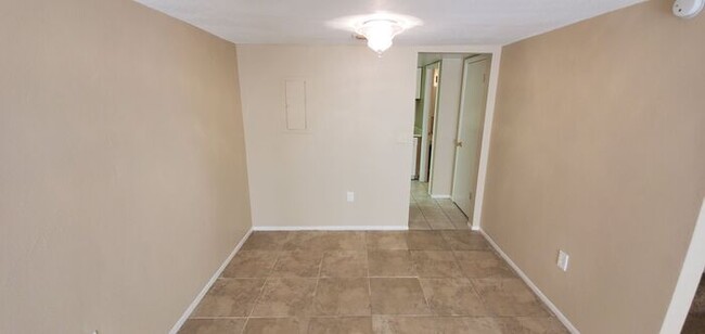 Building Photo - Townhome in Avalon Condominiums, Orlando