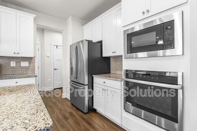 Building Photo - 2305 Wadlow Ln