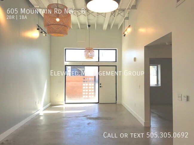 Building Photo - 605 Mountain Rd NW