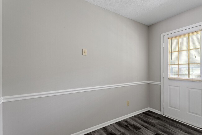 Building Photo - 7 Jadewood Ct